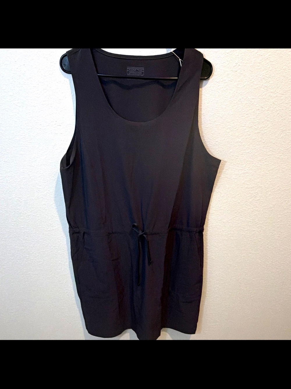 Patagonia Women's Black Sleeveless Romper XL Scoop Neck Drawstring PocketsNWOT